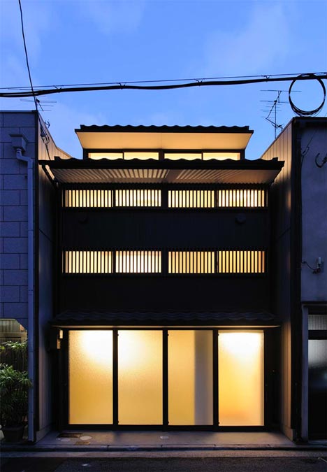 New Kyoto Town House by ALPHAville