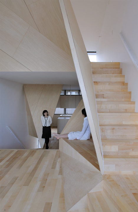 New Kyoto Town House by ALPHAville