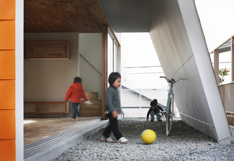 House of Wakayama by Yoshio Oono Architect & Associates