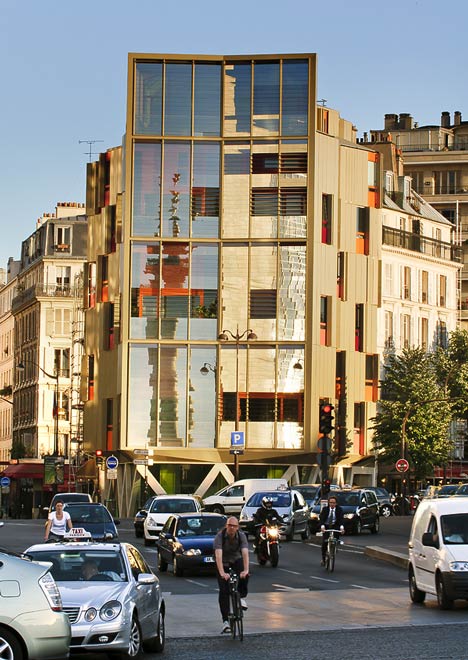 Housing and gallery on Bastille Place by Plan01