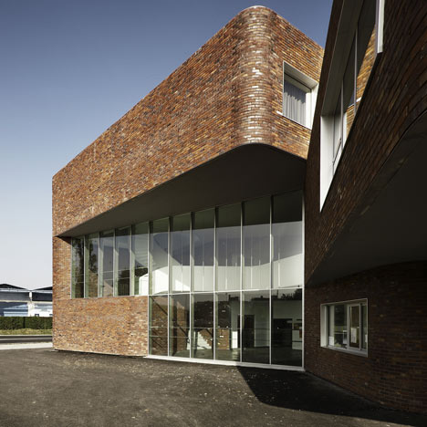 College Levi-Strauss by Tank Architectes