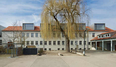 Schule in Winterbach by Archifaktur