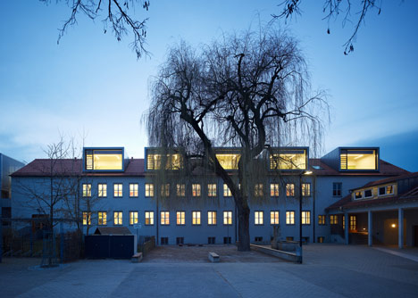 Schule in Winterbach by Archifaktur