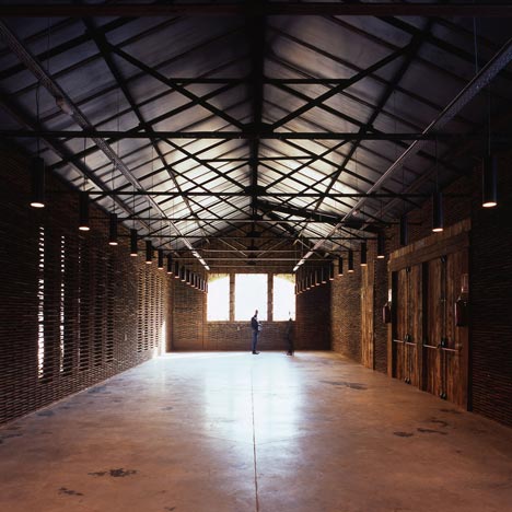 Warehouse 8B by Arturo Franco Office for Architecture