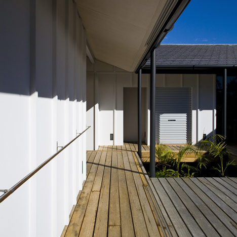 Diamond Beach House by Bourne Blue Architecture
