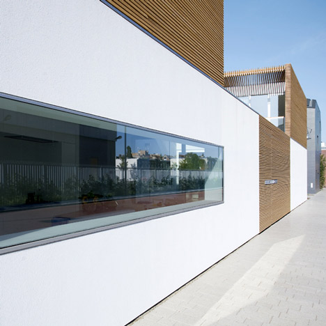 V12K0102 by Pasel Kuenzel Architects