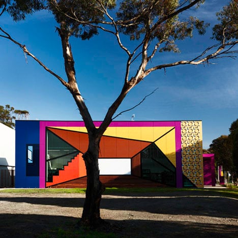 Avondale Heights Library & Learning Centre by H2o Architects