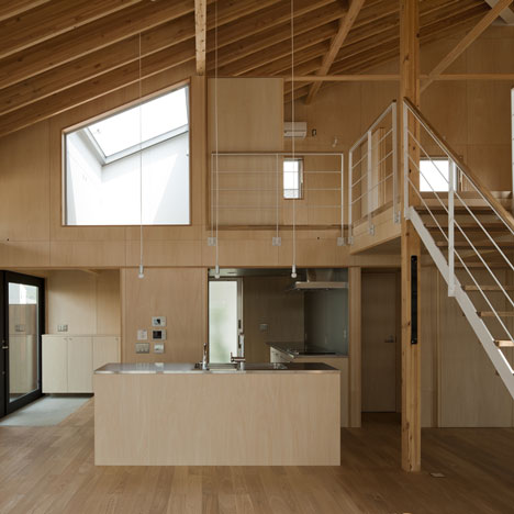 Large Roof House by Architect Cafe