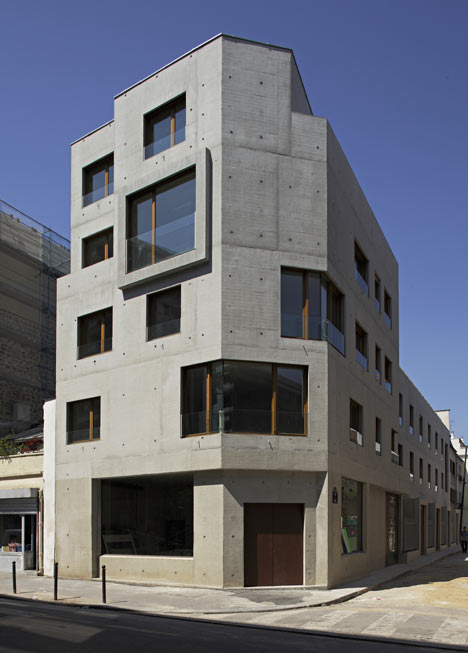 8 dwellings, 4 artist studios and 1 retail area by Charles-Henri Tachon