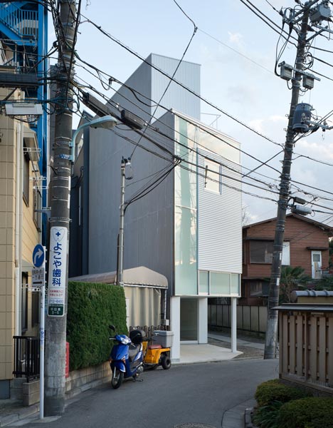 House in Nakameguro by Yoritaka Hayashi Architects