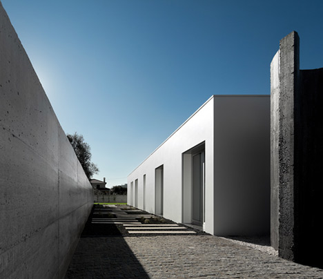Casa Xieira II by A2+ Arquitectos