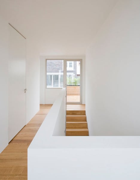 V12K0709 Piano House by Pasel Kuenzel Architects