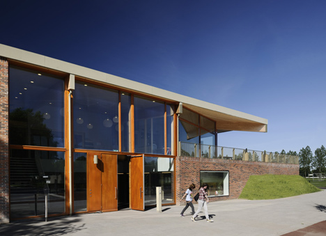 Sportcentrum Nieuw Zuilen by Koppert + Koenis Architects
