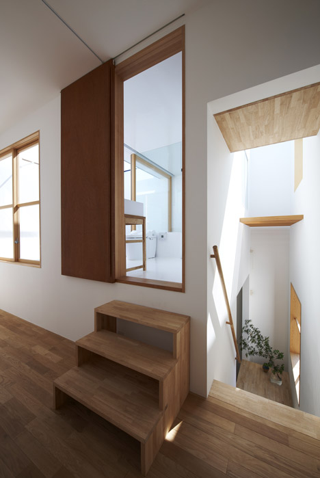 House in Futako-Shinchi by Tato Architects