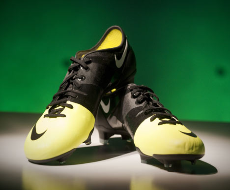 pierna Implacable Faringe Nike GS Football Boot movie interview