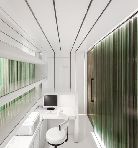 Dental Clinic by MMV Arquitecto