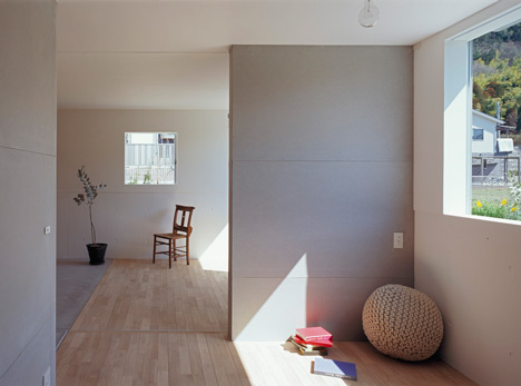 House in Yamasaki by Tato Architects