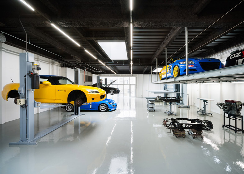 Garages Dezeen_Speedshop-Type-One-by-Torafu-Architects_ss_5a