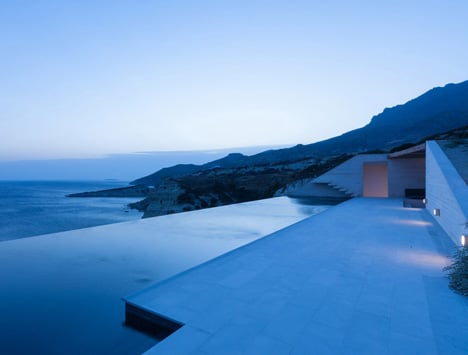 VNC House in Milos by decaArchitecture