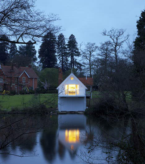 The Boathouse by Alex Cochrane Architects
