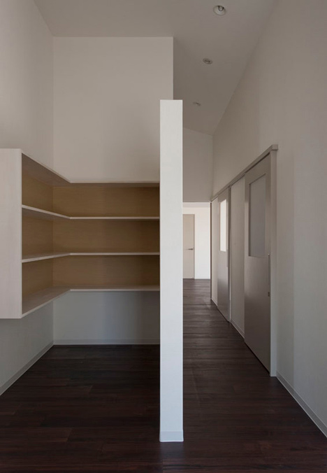 Cafe Cross by FORM/Kouichi Kimura Architects