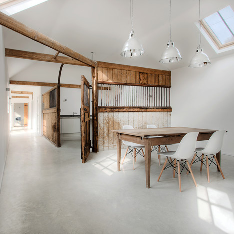 Manor House Stables by AR Design Studio