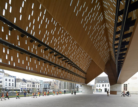 Market Hall by Robbrecht en Daem and Marie-José Van Hee