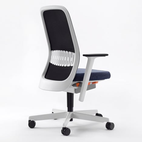 Riya office chair by PearsonLloyd for Bene
