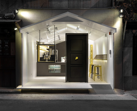 Les bebes Cupcakery by J.C. Architecture