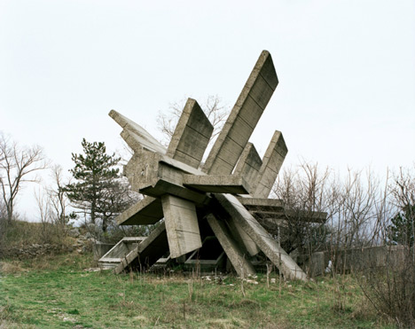 Spomenik by Jan Kempenaers