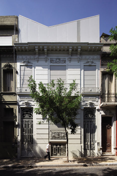 Venturini House by Adamo-Faiden