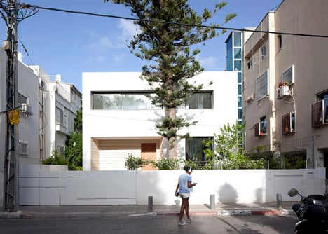 An Urban Villa by Pitsou Kedem Architects
