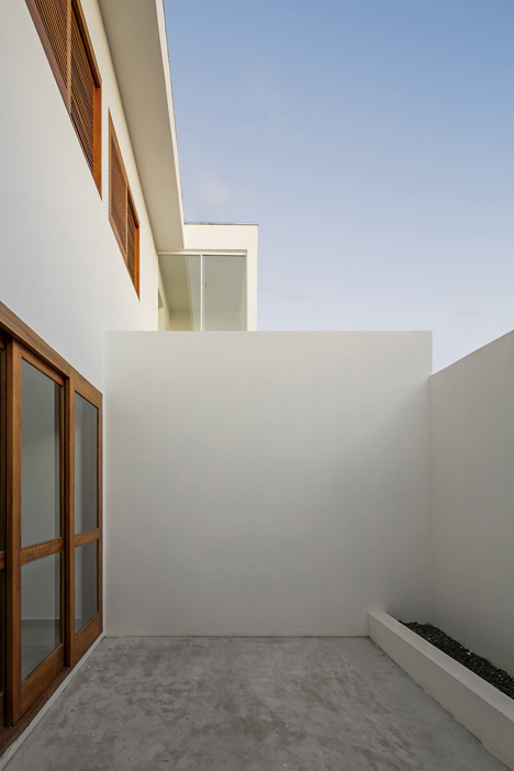 AV Houses by Corsi Hirano Arquitetos