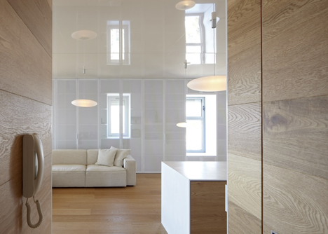 O Apartment by Paritzki & Liani Architects