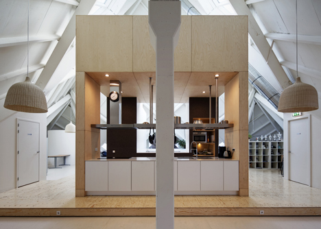 Renovation of Piet Bloms' Supercube by Personal Architecture