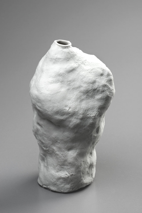 Snow Vase by Maxim Velčovský