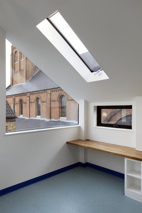 Classroom extension by Studio Webb Architects