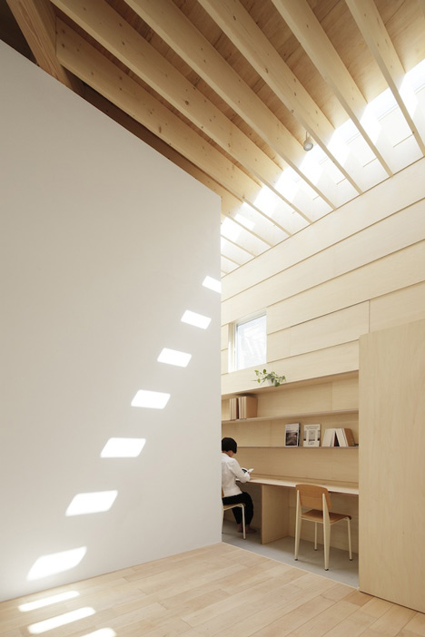 Light Walls House by mA-style architects