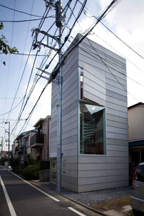 Small House by Unemori Architects