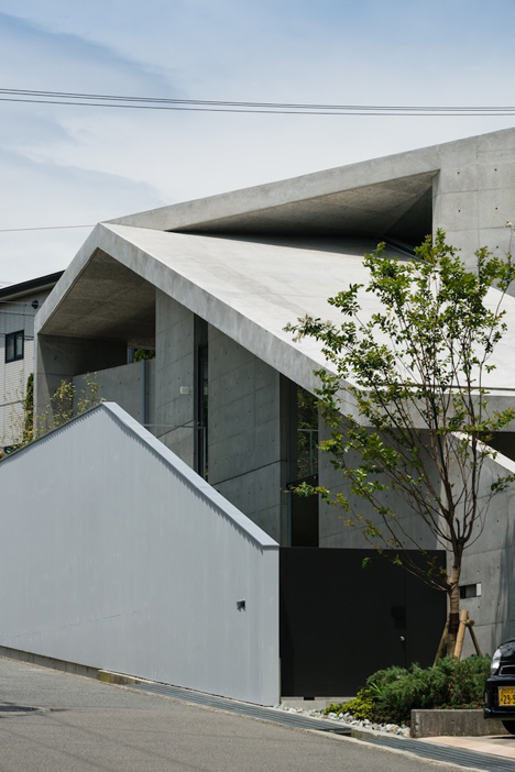 House in Hyogo by Shogo Aratani Architect & Associates