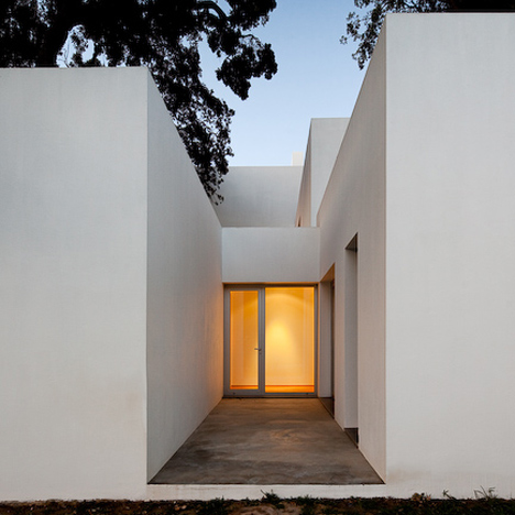 Three houses in Meco by DNSJ.arq