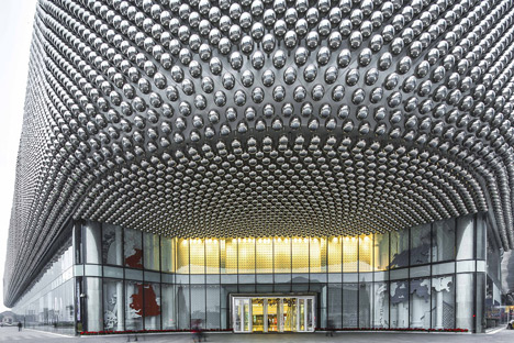 Shopping centre covered in silver balls by UNStudio