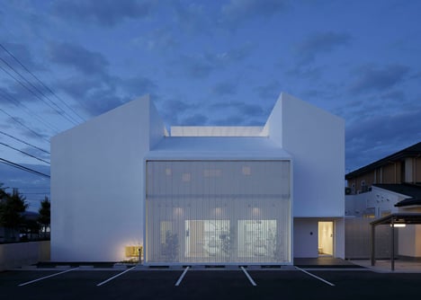White Essence Takashima and Salon de M by Ryutaro Matsuura