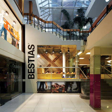 Bestias XX shop interior by Move Architects
