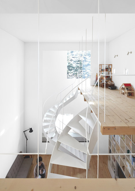 Case house with two staircases by Jun Igarashi Architects