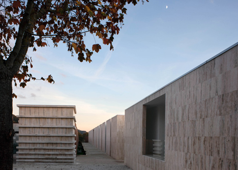 Extension to Gubbio Cemetery by Andrea Dragoni