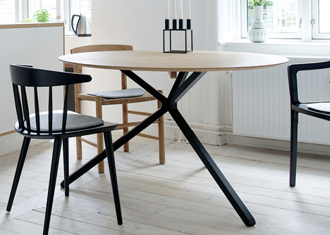 Frisbee dining table by Herman Cph