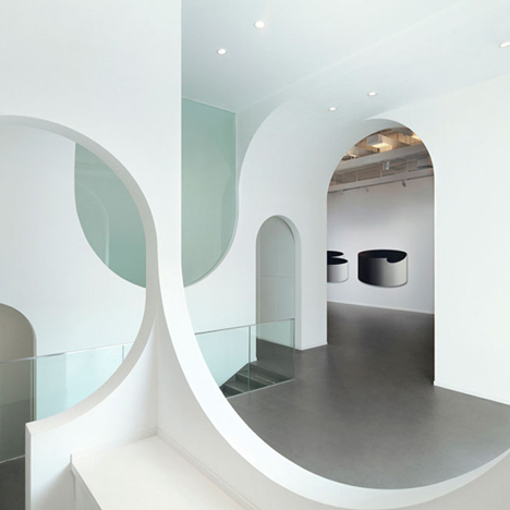 Hongkung Museum of Fine Art Gallery curved interior archways by penda