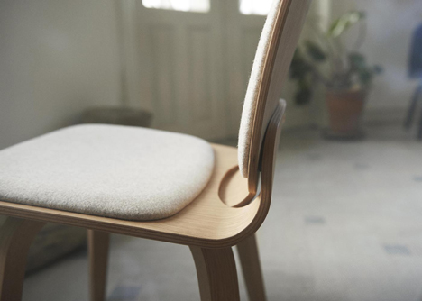 Viggo chair made from two curving plywood pieces by ShapingYourDay