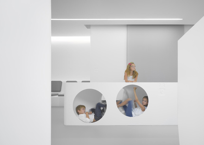 White Space Orthodontic Clinic With Corian Walls By Bureauhub